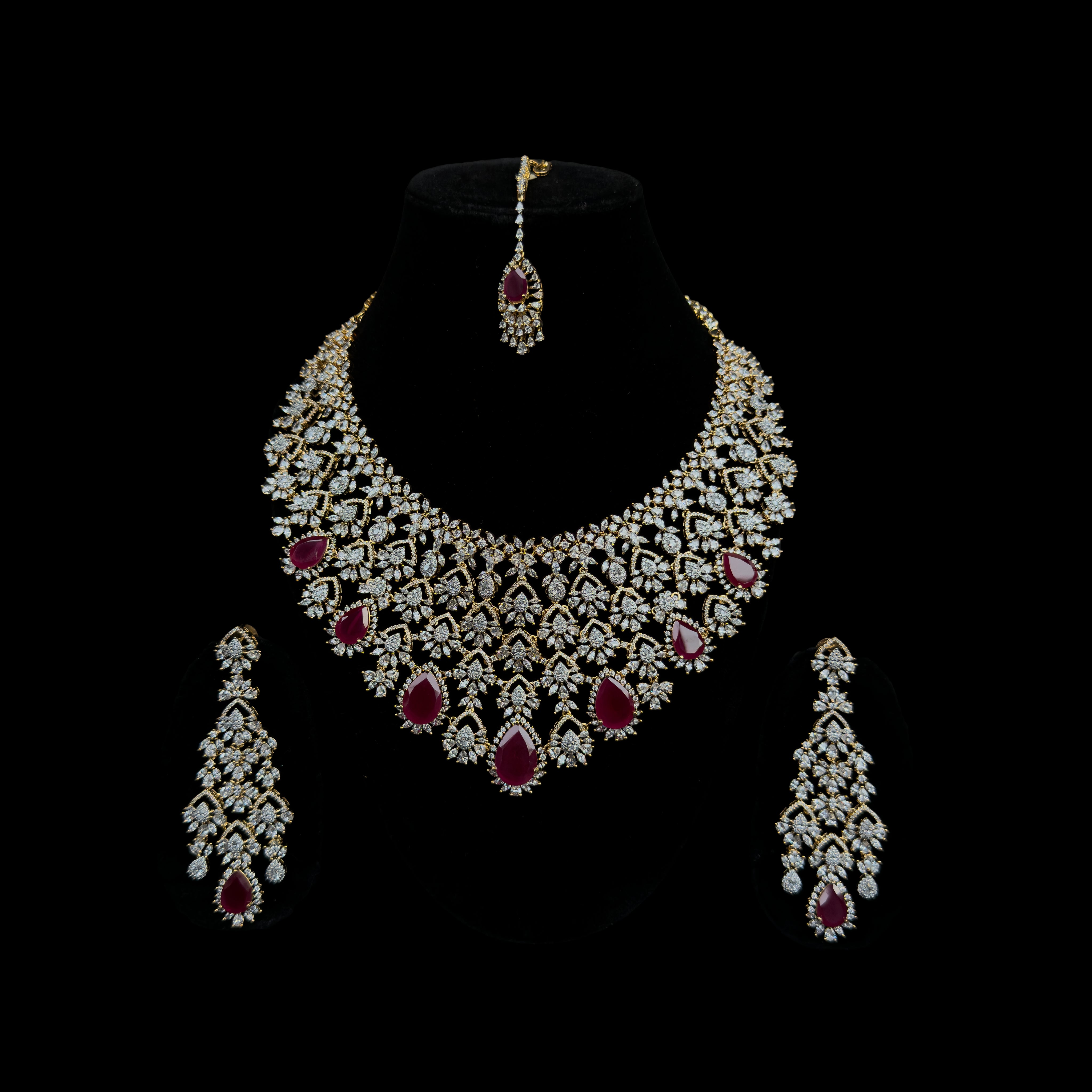 Enter a realm of luxury with Gethnical's Bridal Collection. Each piece reflects our dedication to quality, made to celebrate your special day. Our bridal jewelry combines traditional craftsmanship with modern style, ensuring you look stunning on your big day. This collection represents the best for the bride who wants nothing less than perfection.