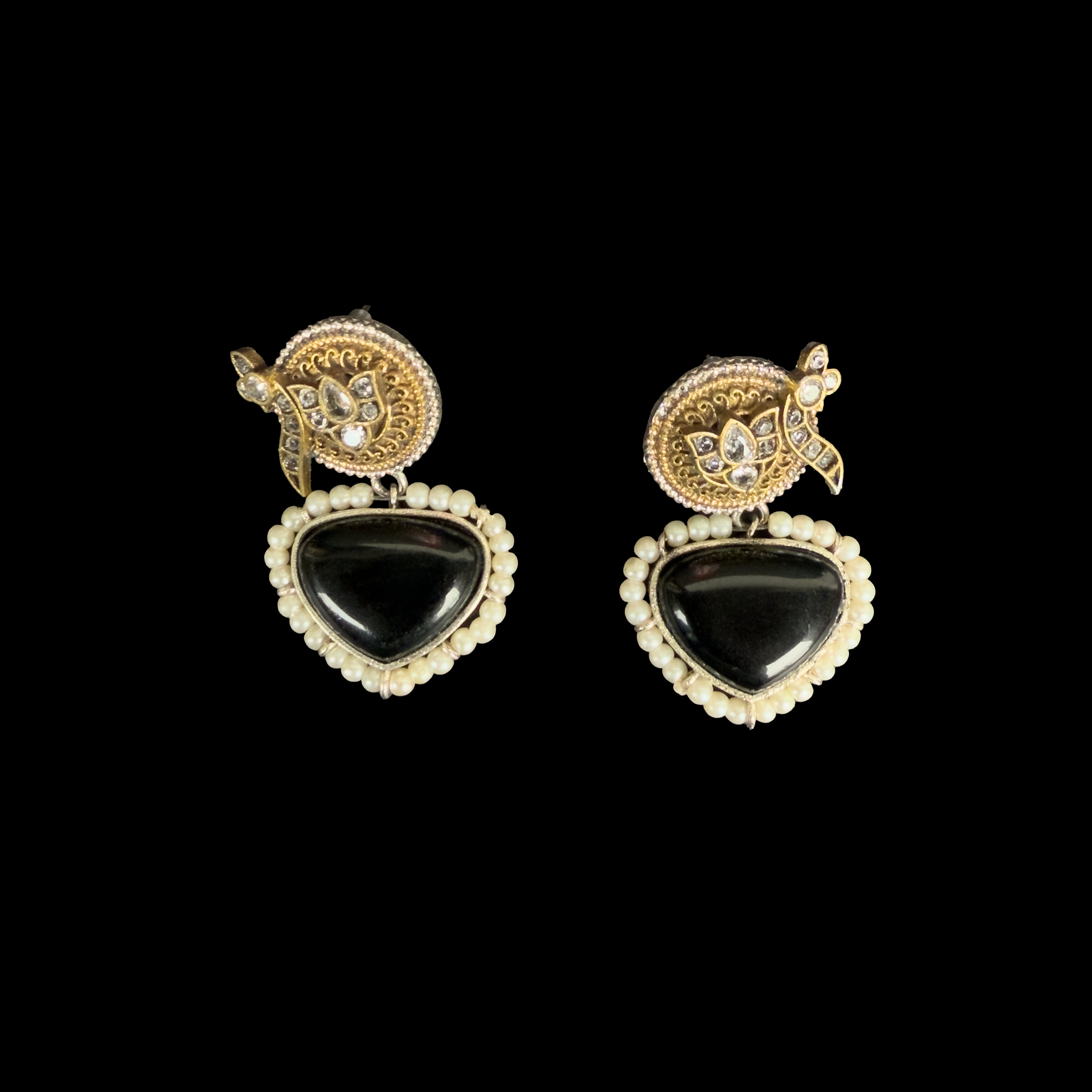 Stand out with our vibrant Party Wear Collection. Designed to impress, these pieces add flair to any occasion. With a touch of premium flair, our party jewelry transforms events into stylish celebrations, helping you stand out among your friends.