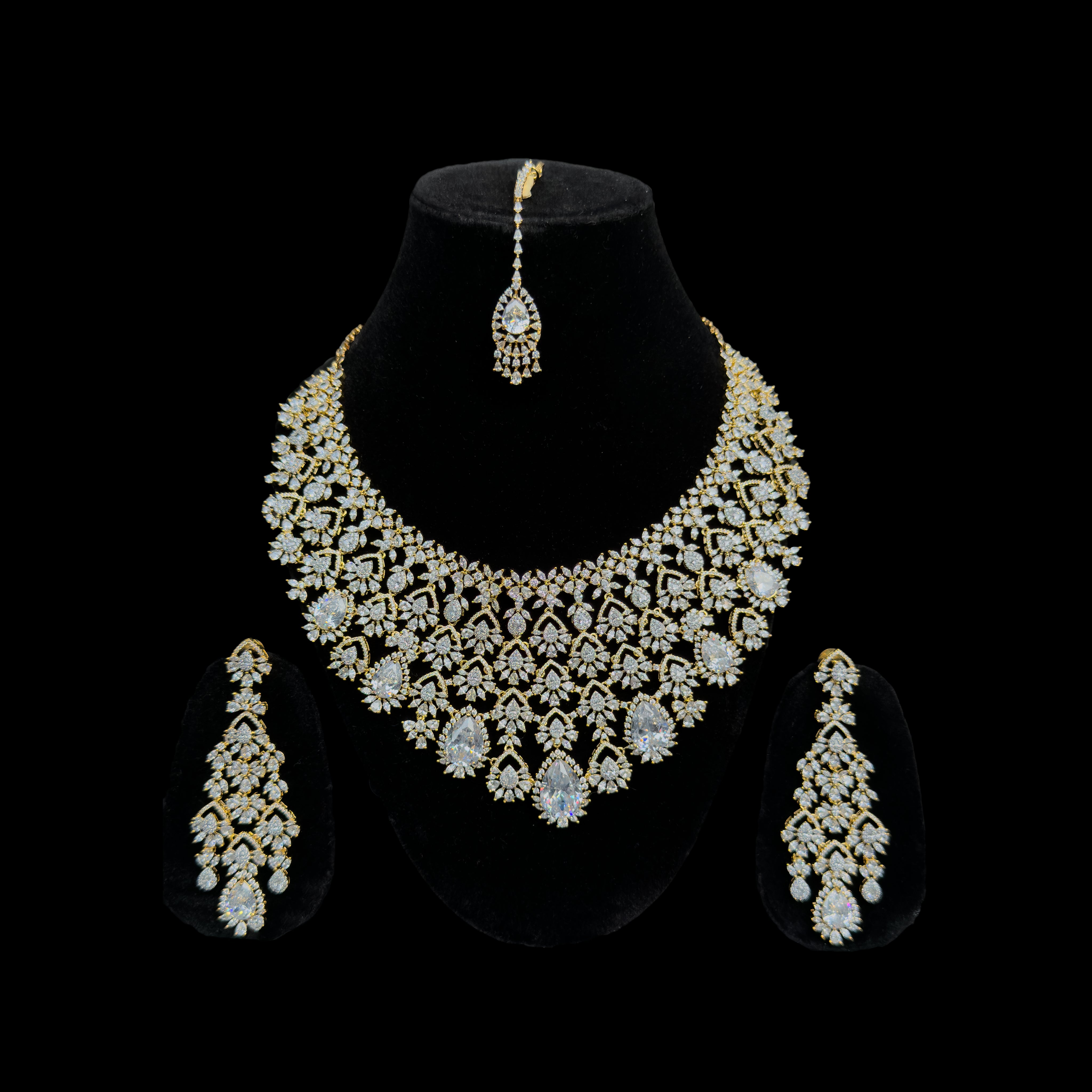 Enter a realm of luxury with Gethnical's Bridal Collection. Each piece reflects our dedication to quality, made to celebrate your special day. Our bridal jewelry combines traditional craftsmanship with modern style, ensuring you look stunning on your big day. This collection represents the best for the bride who wants nothing less than perfection.

