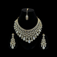 Enter a realm of luxury with Gethnical's Bridal Collection. Each piece reflects our dedication to quality, made to celebrate your special day. Our bridal jewelry combines traditional craftsmanship with modern style, ensuring you look stunning on your big day. This collection represents the best for the bride who wants nothing less than perfection.

