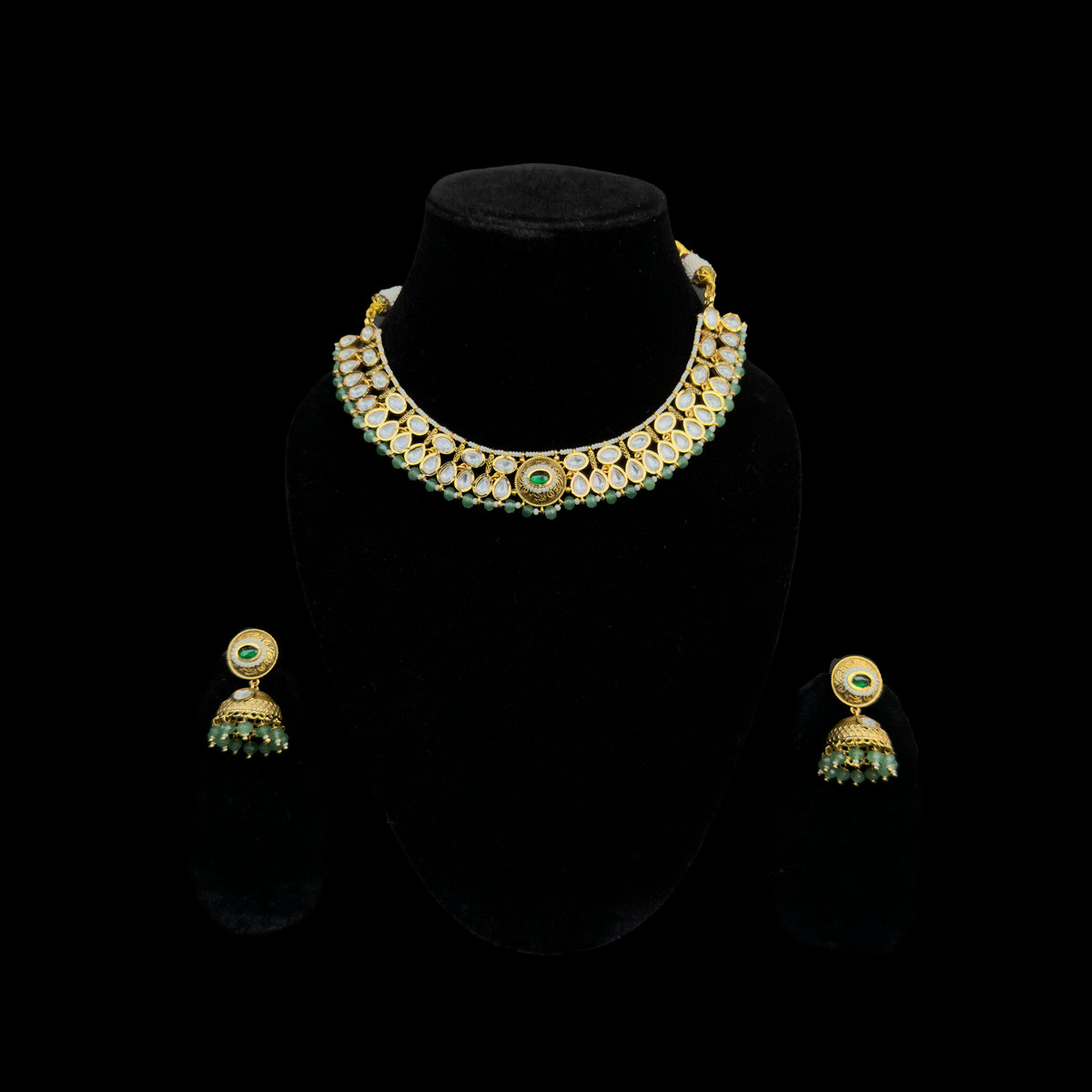Enter a realm of luxury with Gethnical's Bridal Collection. Each piece reflects our dedication to quality, made to celebrate your special day. Our bridal jewelry combines traditional craftsmanship with modern style, ensuring you look stunning on your big day. This collection represents the best for the bride who wants nothing less than perfection.

