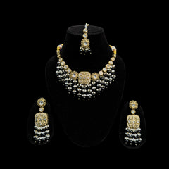 Enter a realm of luxury with Gethnical's Bridal Collection. Each piece reflects our dedication to quality, made to celebrate your special day. Our bridal jewelry combines traditional craftsmanship with modern style, ensuring you look stunning on your big day. This collection represents the best for the bride who wants nothing less than perfection.

